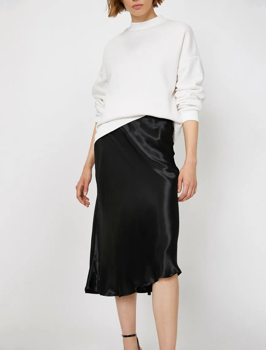 11929 Black Plain Midi Skirt