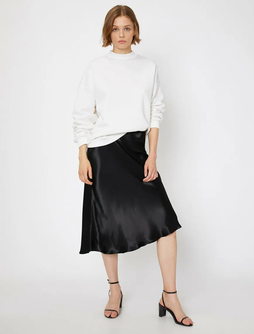 11929 Black Plain Midi Skirt