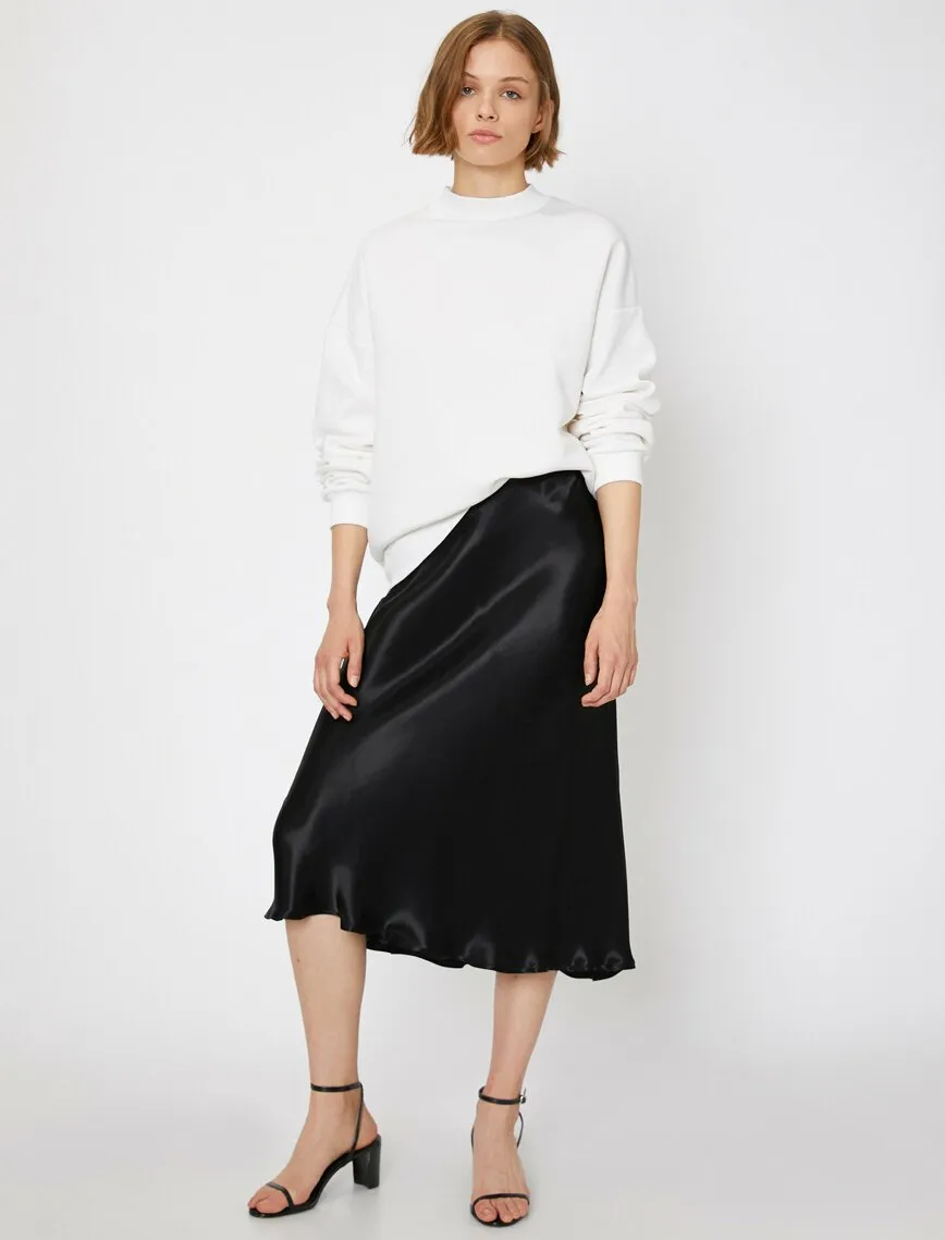 11929 Black Plain Midi Skirt