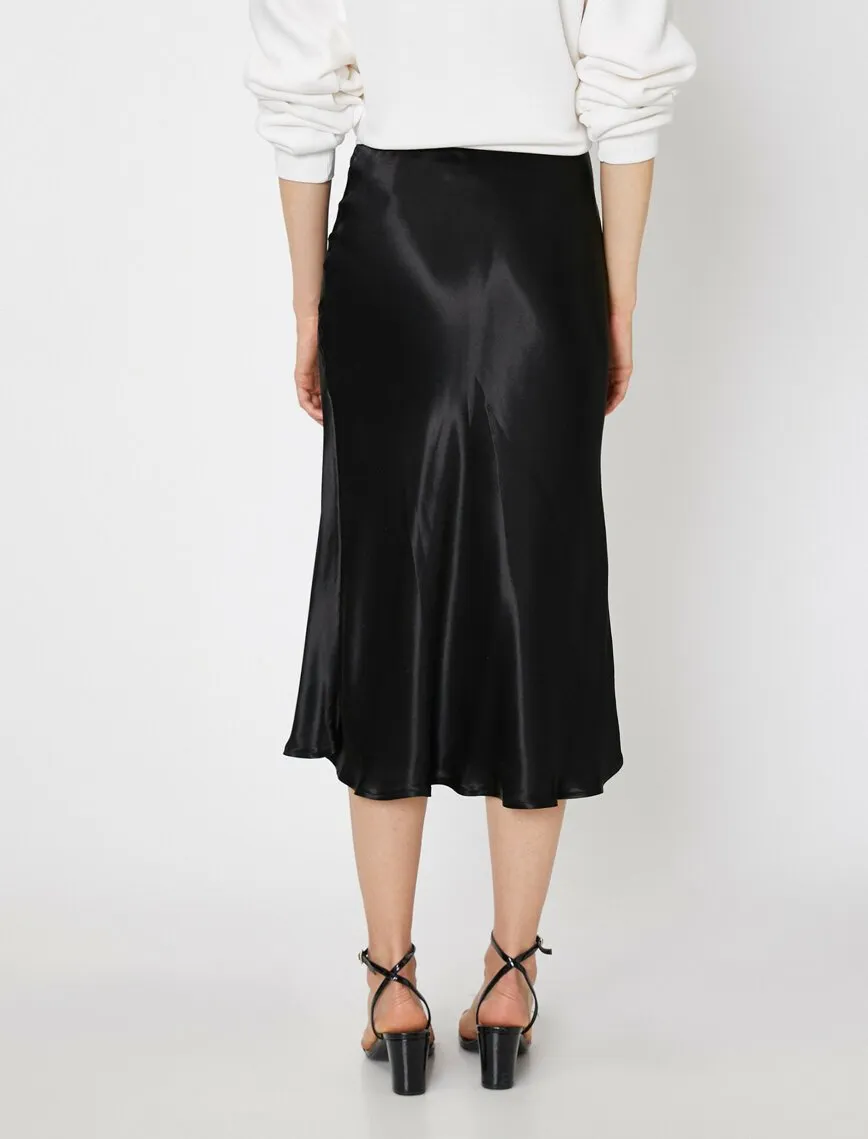 11929 Black Plain Midi Skirt