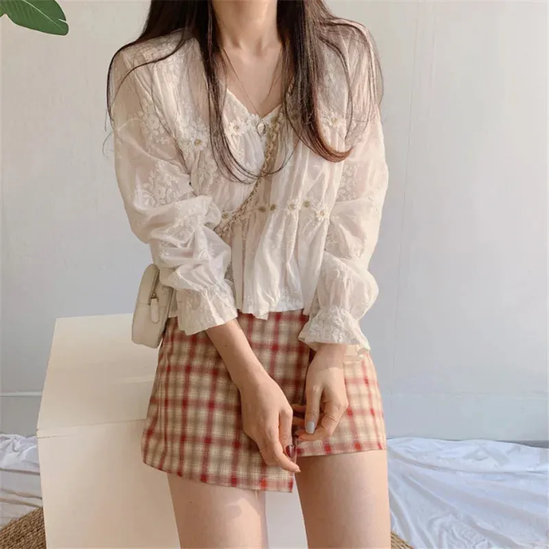 2024 New Summer Lace Women Blouse Floral Shirt V-neck Elegant Flare Sleeve Ladies Tops Spring Sweet White Blusas 13037