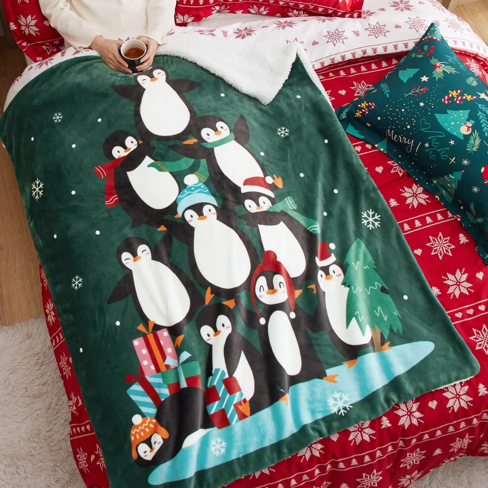 Bedsure Christmas Penguin Green Sherpa Throw Blanket