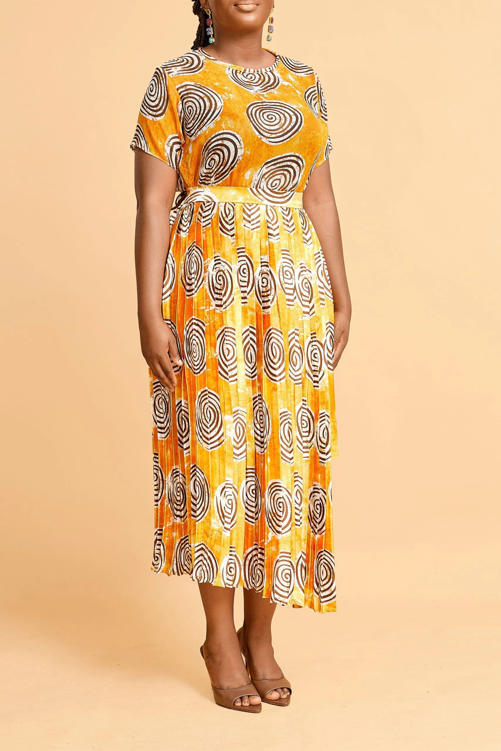 Erilyn Riv Set Orange with pleated skirt