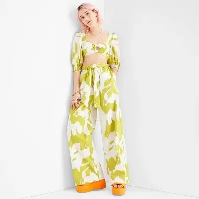 Future Collective with Alani Noelle Womens Plus Relaxed Wide Floral Wide- Pants