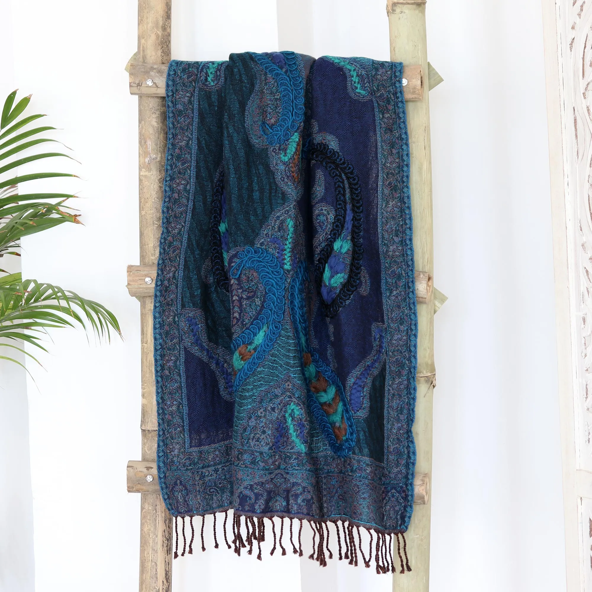 Hand-Embroidered Paisley Patterned Wool Shawl - Magic Paisley