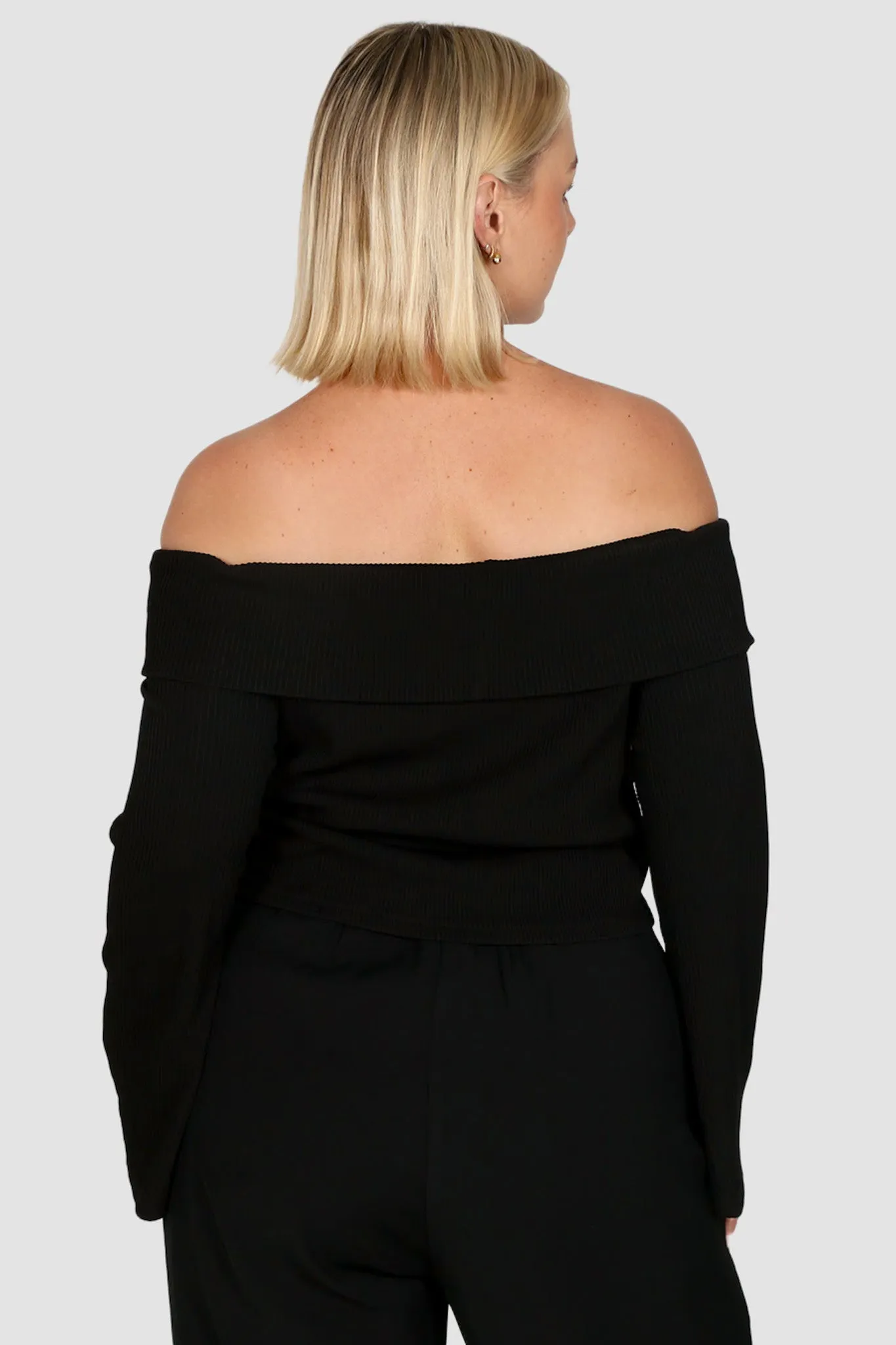 LOWEN OFF SHOULDER TOP BLACK