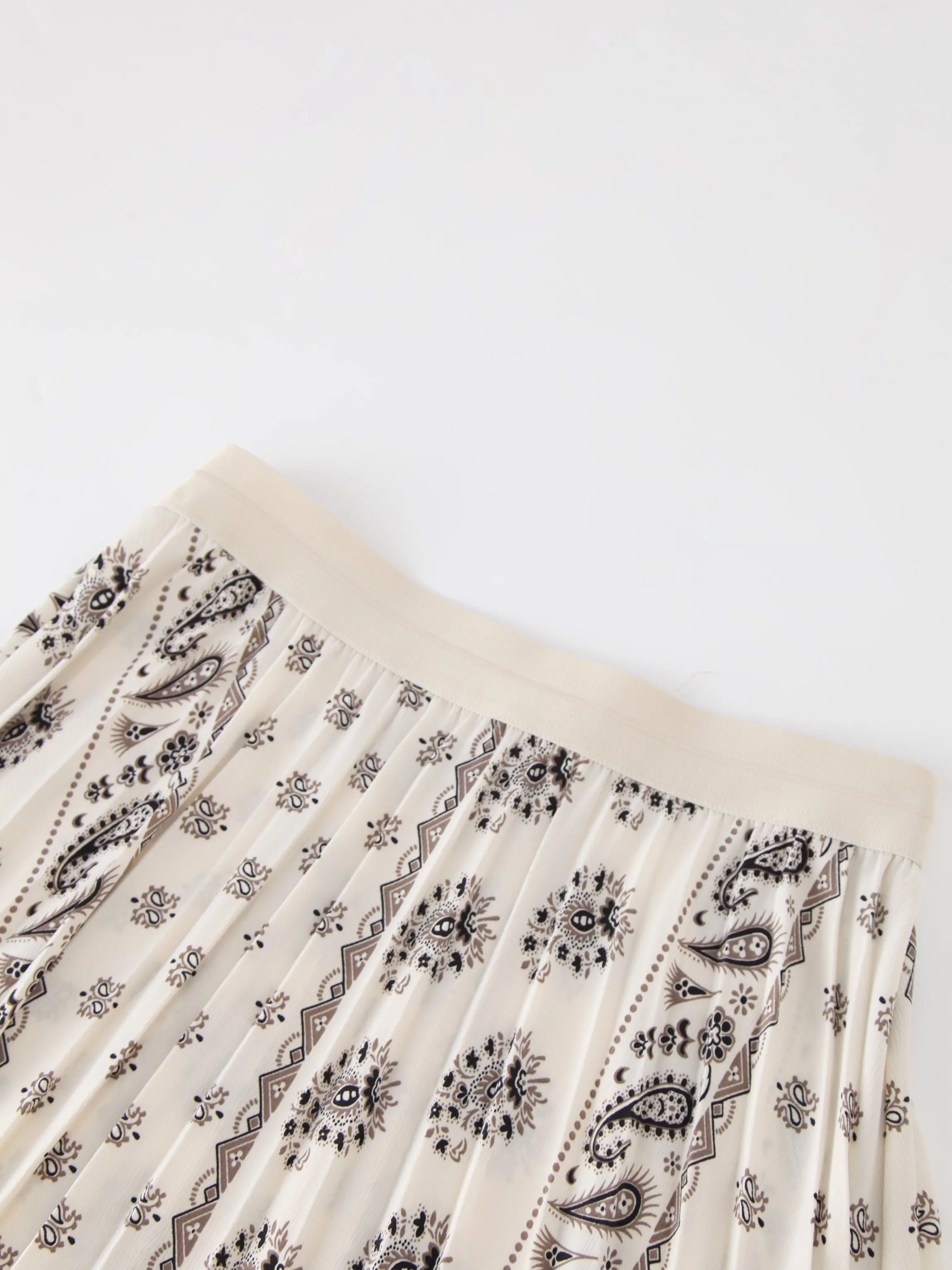 Printed Pleated Skirt 37"-Cream Bandana