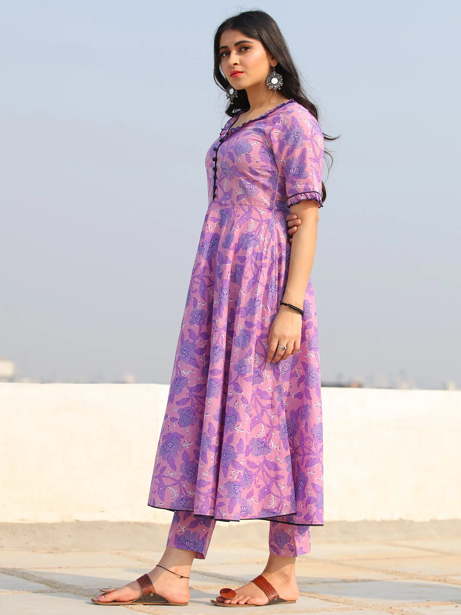 Raas Nilham - Set of Flared Kurta & Pants  - KS83E2384