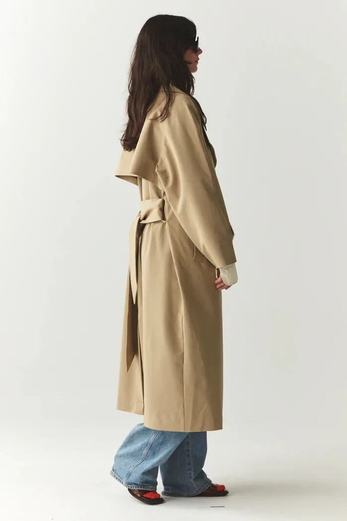 Roomy trench Beige