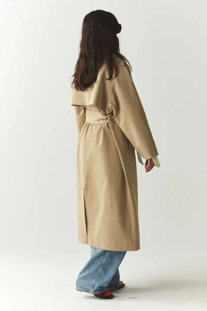 Roomy trench Beige