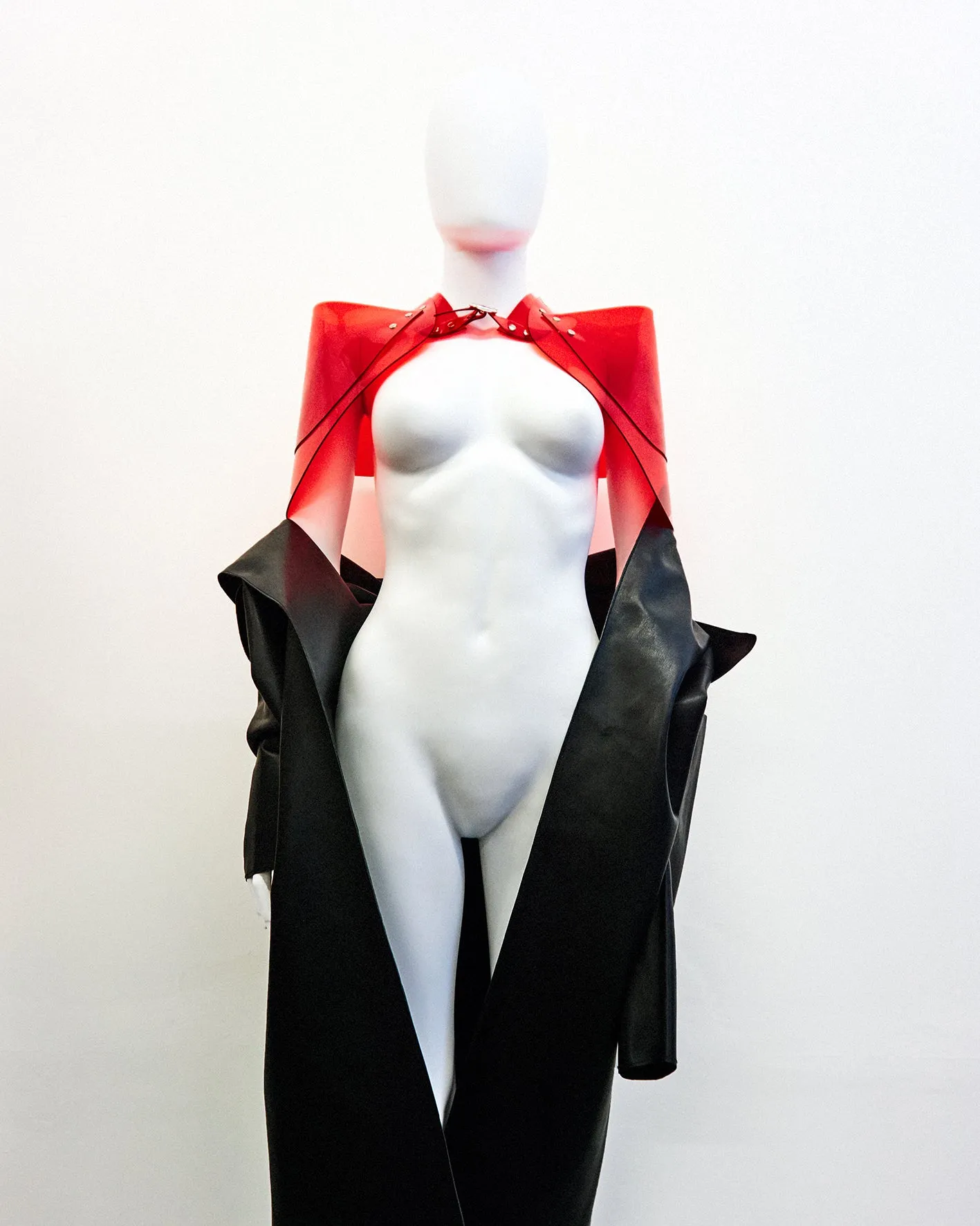 Sculpture shoulder pads jacket