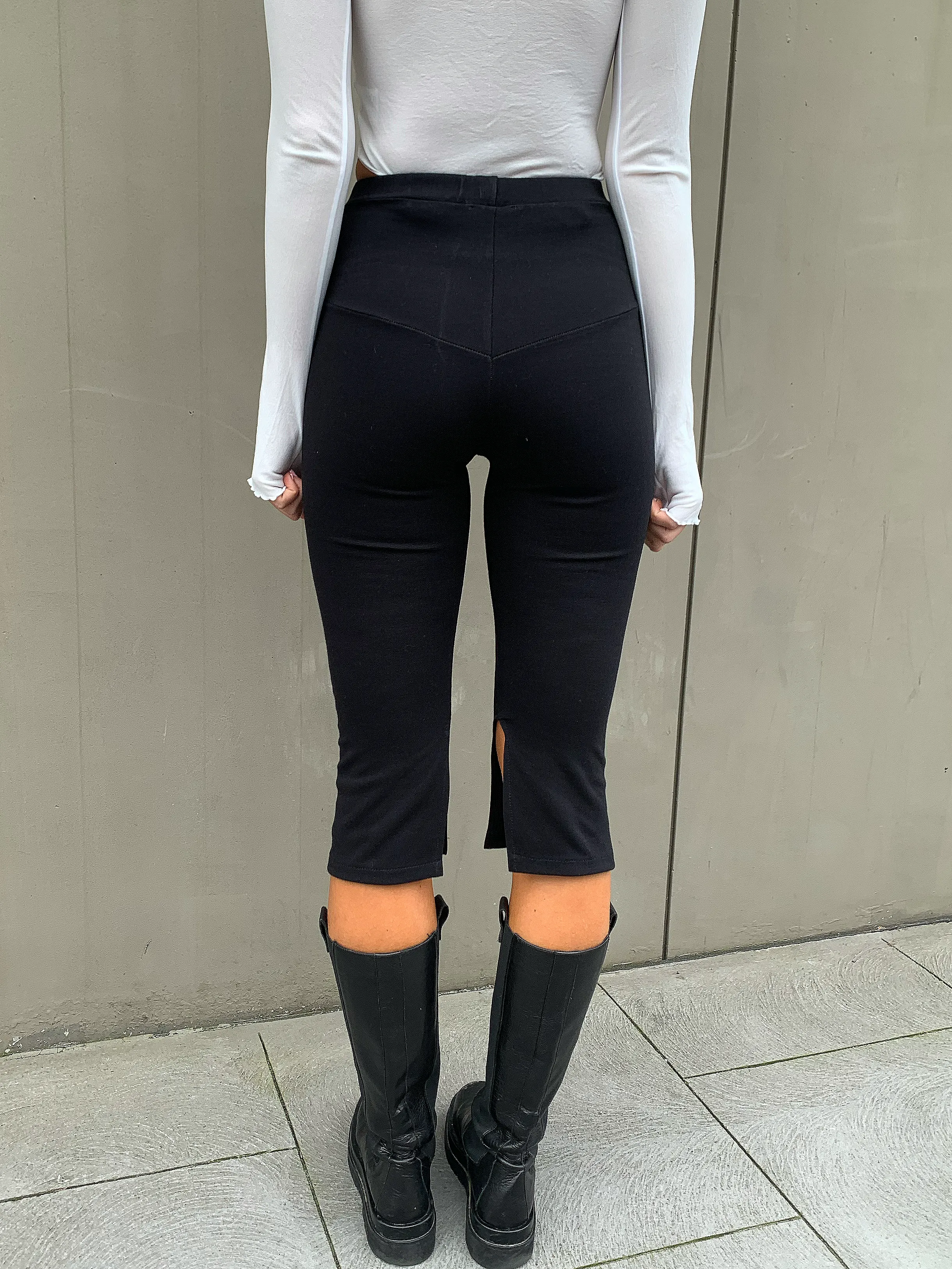 Vespa Capri Pants. Black