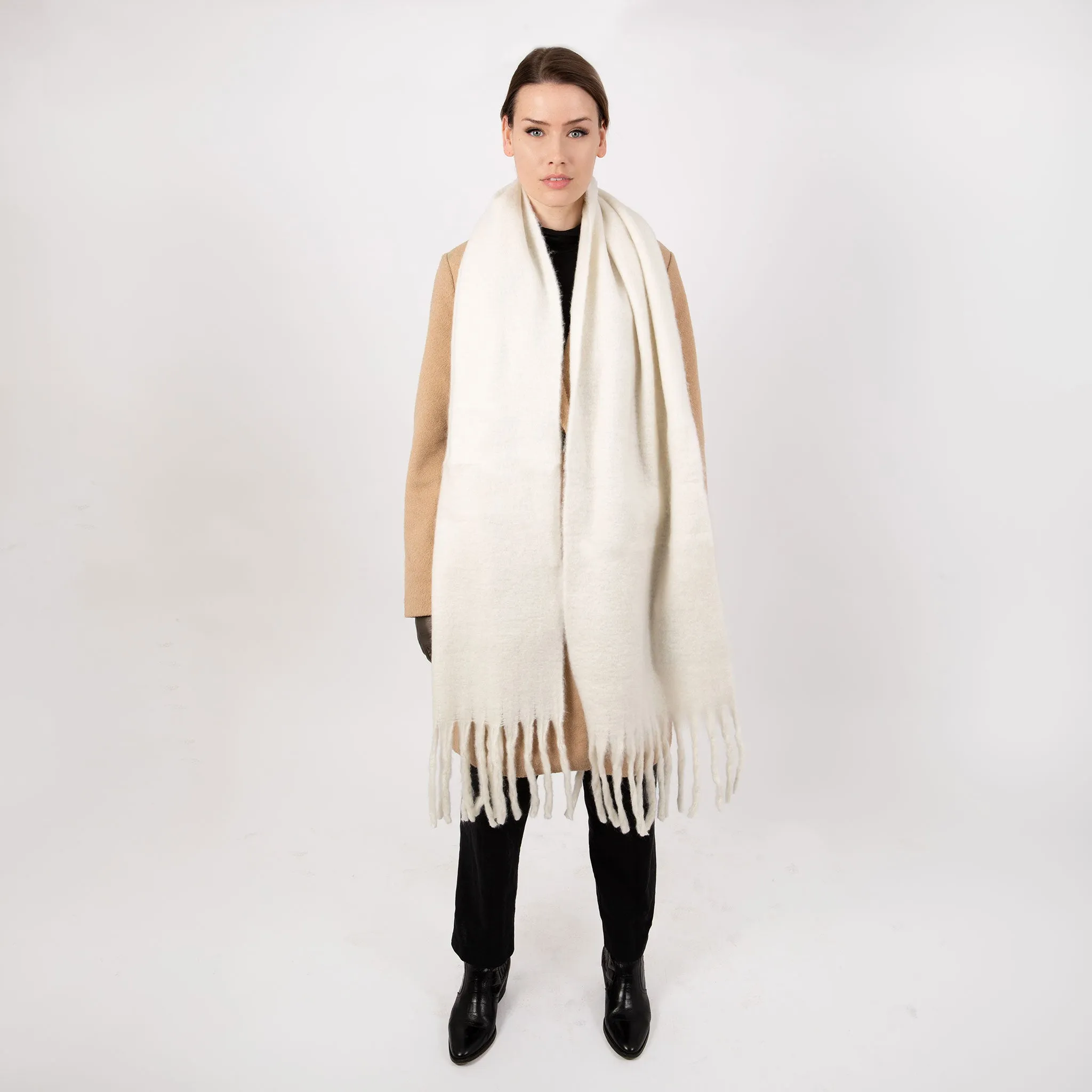 Women’s Blanket Scarf with Tassels