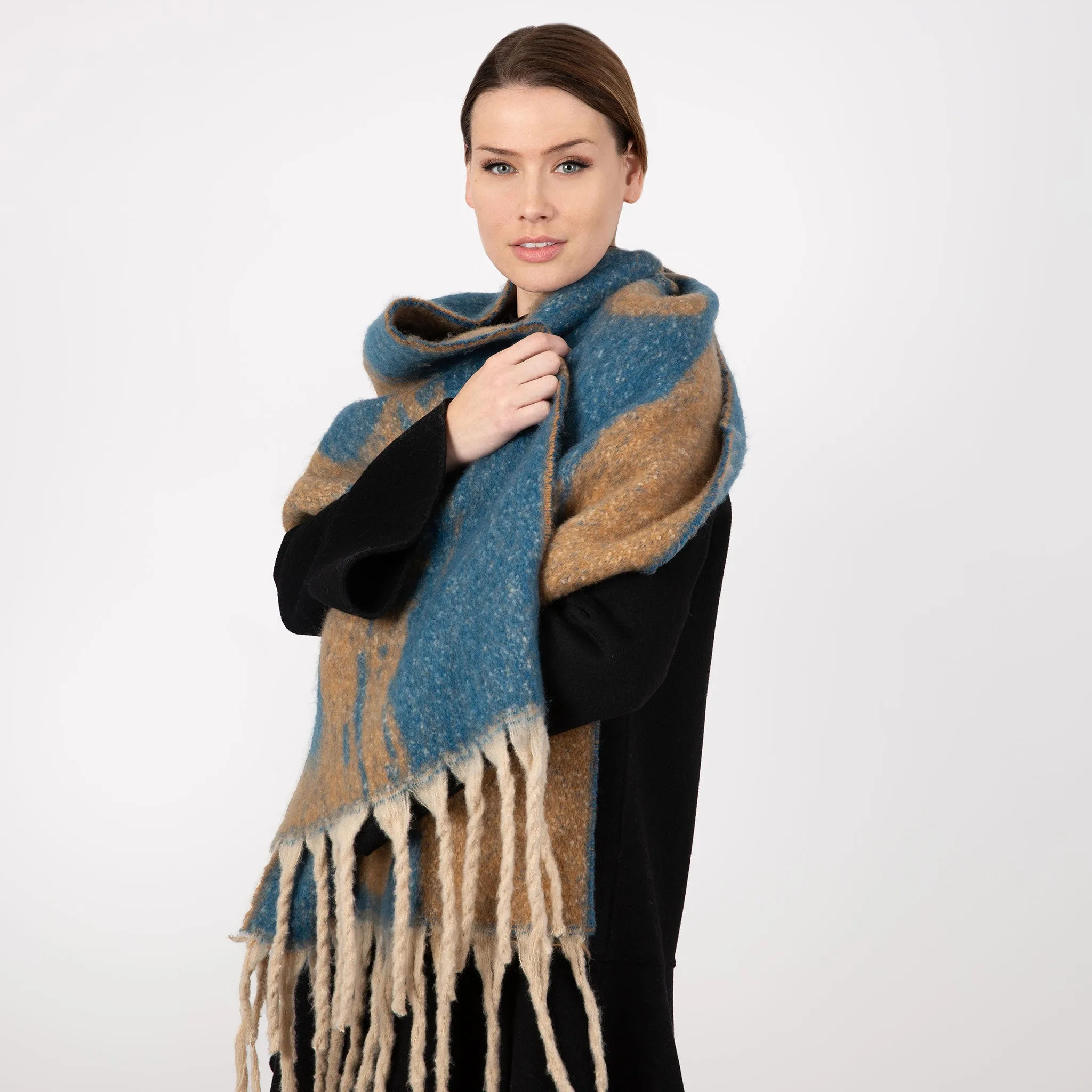 Women’s Reversible Spotty Blanket Scarf with Tassels