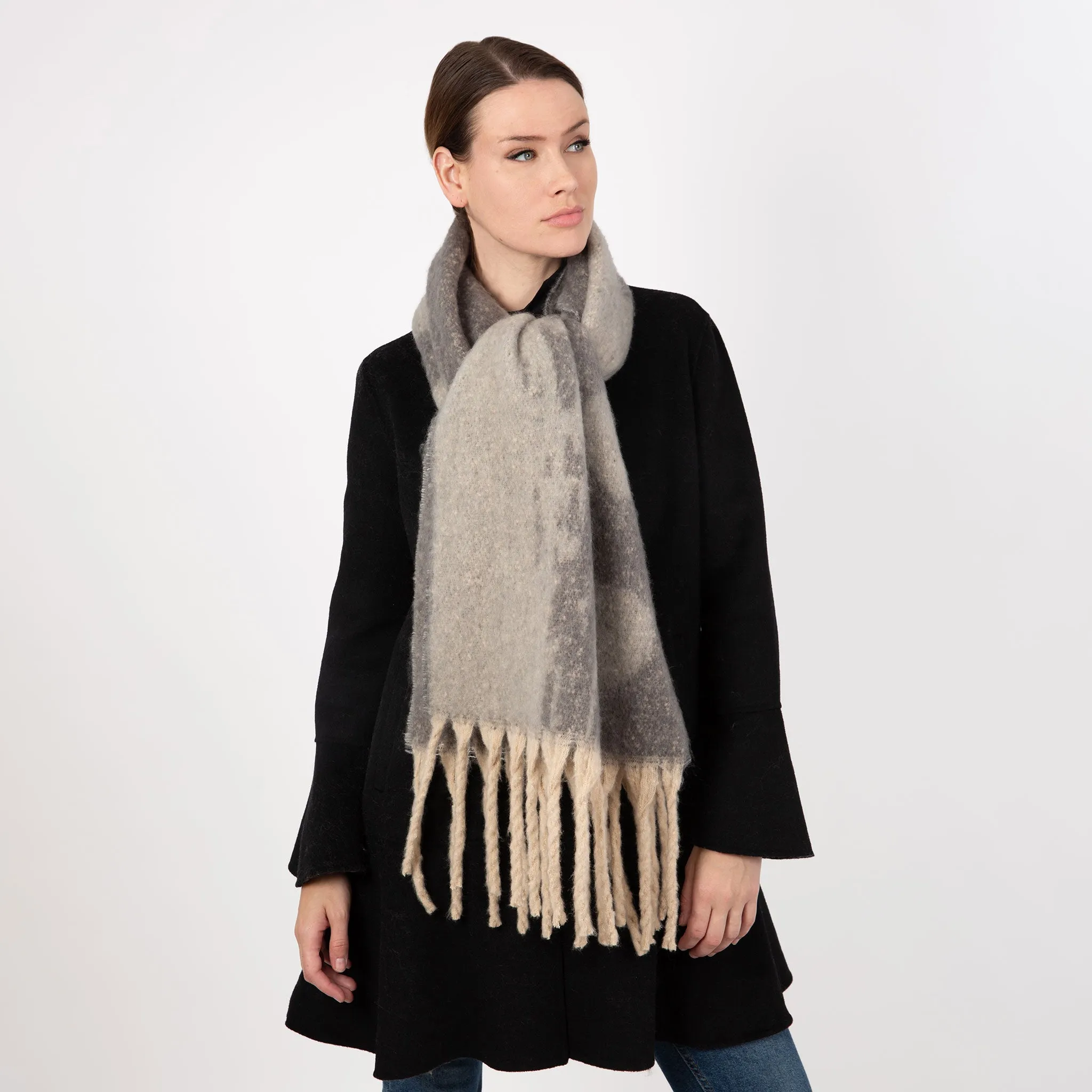 Women’s Reversible Spotty Blanket Scarf with Tassels